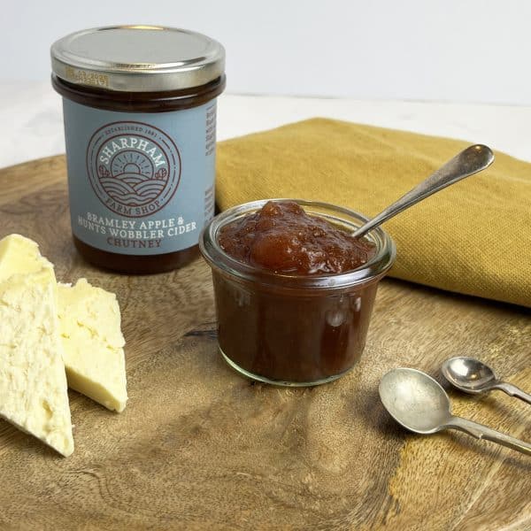Sharpham Bramley Apple & Hunts Wobbler Cider Chutney with Sharpham Rustic