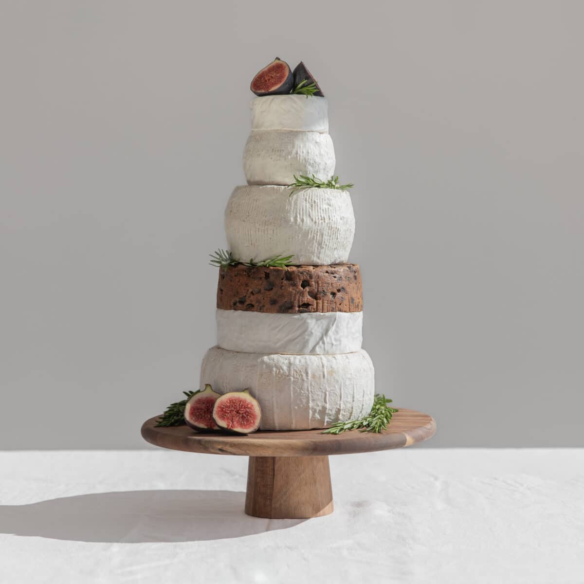 The Traditional Sharpham Wedding Cake_Stykes